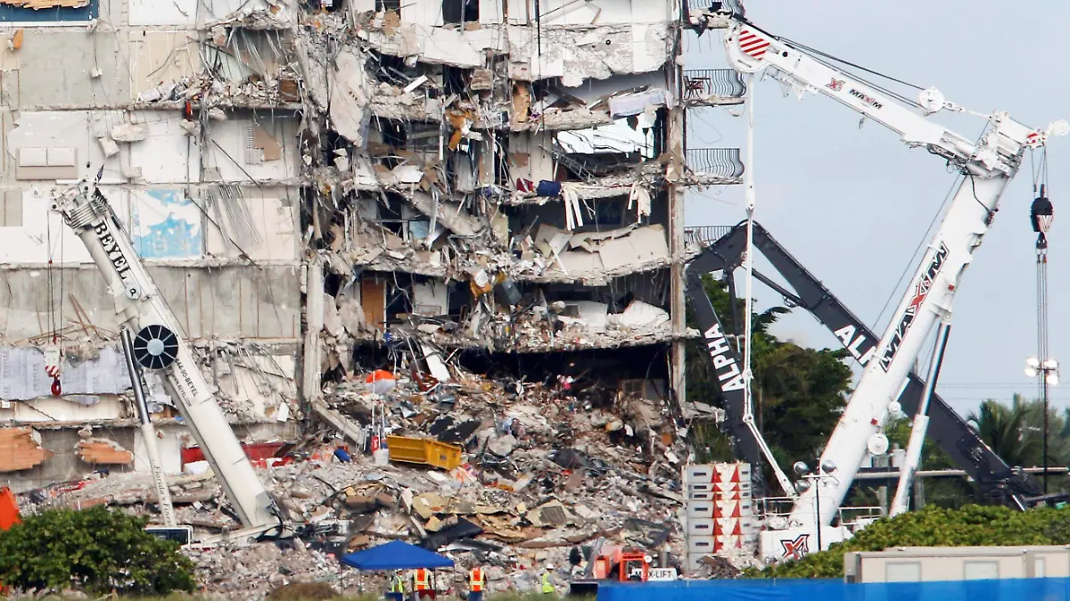 Preparan demolición del edificio en Miami 